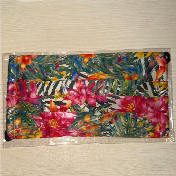 Colorful Patterned Face Masks Set - Picture 6 of 7